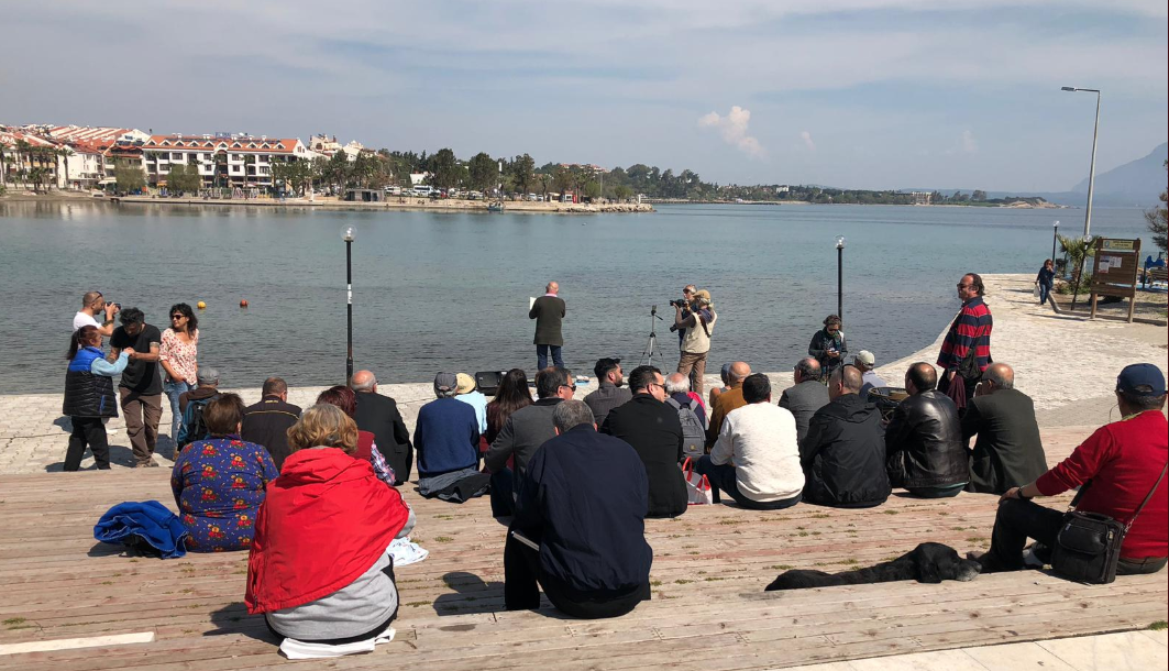 21 Mart Dünya Şiir Günü Datça'da denize karşı şiir okudular