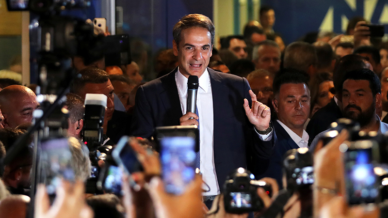 Yunanistan'da seçimi Miçotakis kazandı; ilk arayan Erdoğan oldu
