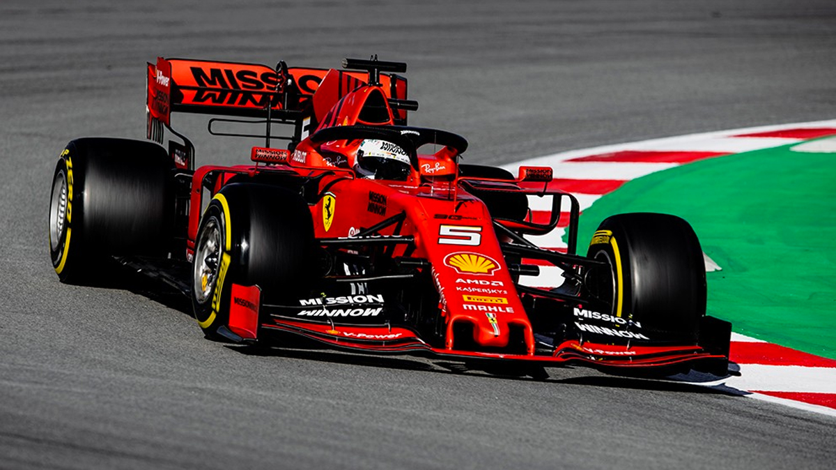 Formula 1 yarışı için İngiltere'ye götürülen Ferrari aracından 2 göçmen