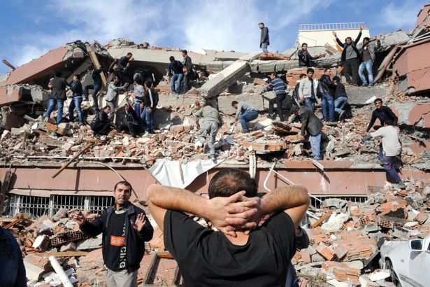 Büyük Marmara Depremi'nin üzerinden 20 yıl geçti, deprem bekleyen İstanbul hala önlemleri tartışıyor
