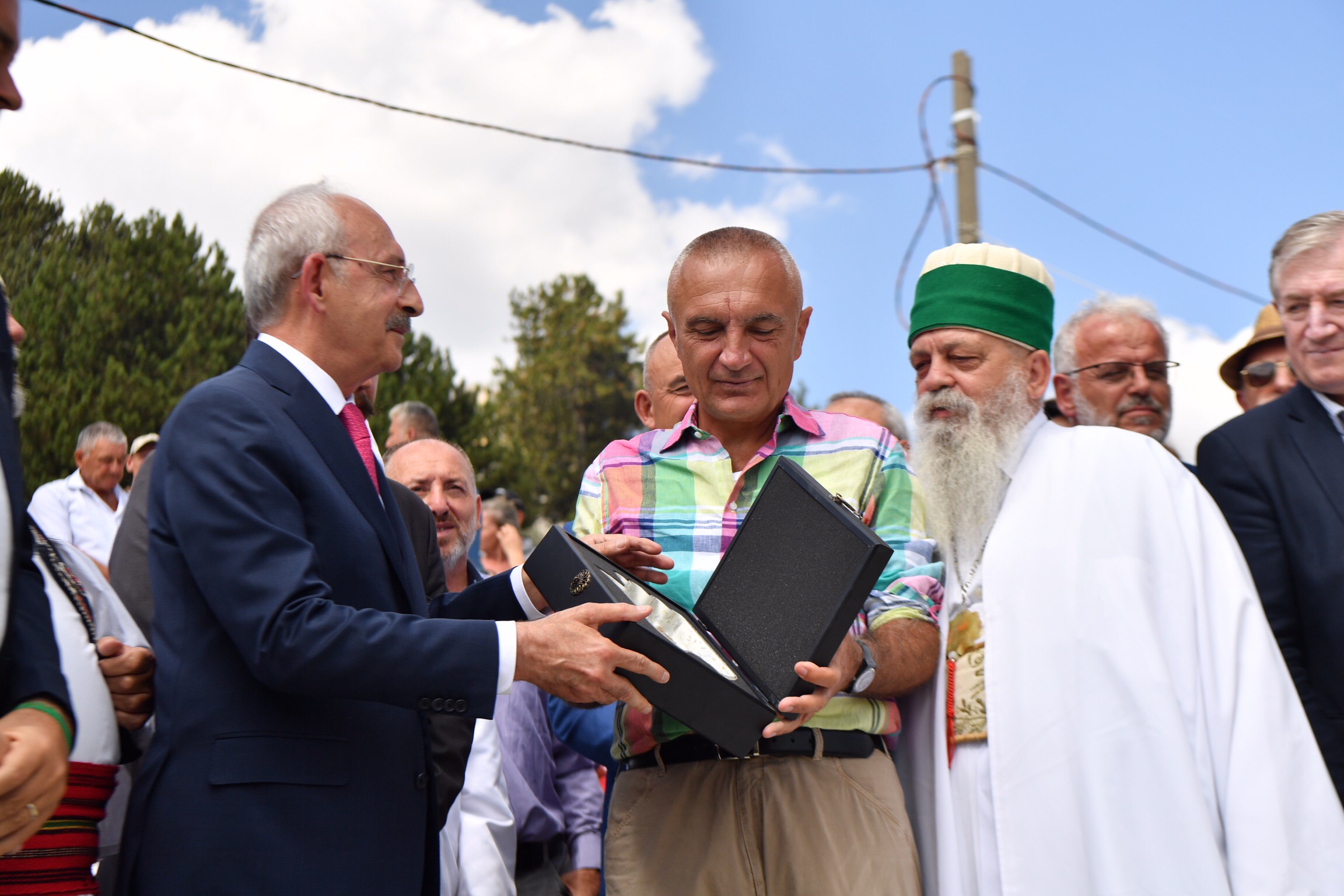 Kılıçdaroğlu, Arnavutluk'ta Tomor Dağı Etkinlikleri’ne katıldı
