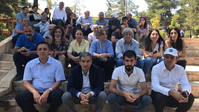 Kayyım protestoları 9. gününde | Diyarbakır ve Mardin'de oturma eylemleri sürüyor