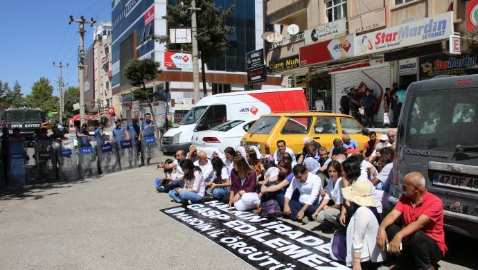 Kayyım atamalarının 21. gününde protestolar sürüyor: Halkımız bu kararı asla kabullenmeyecek