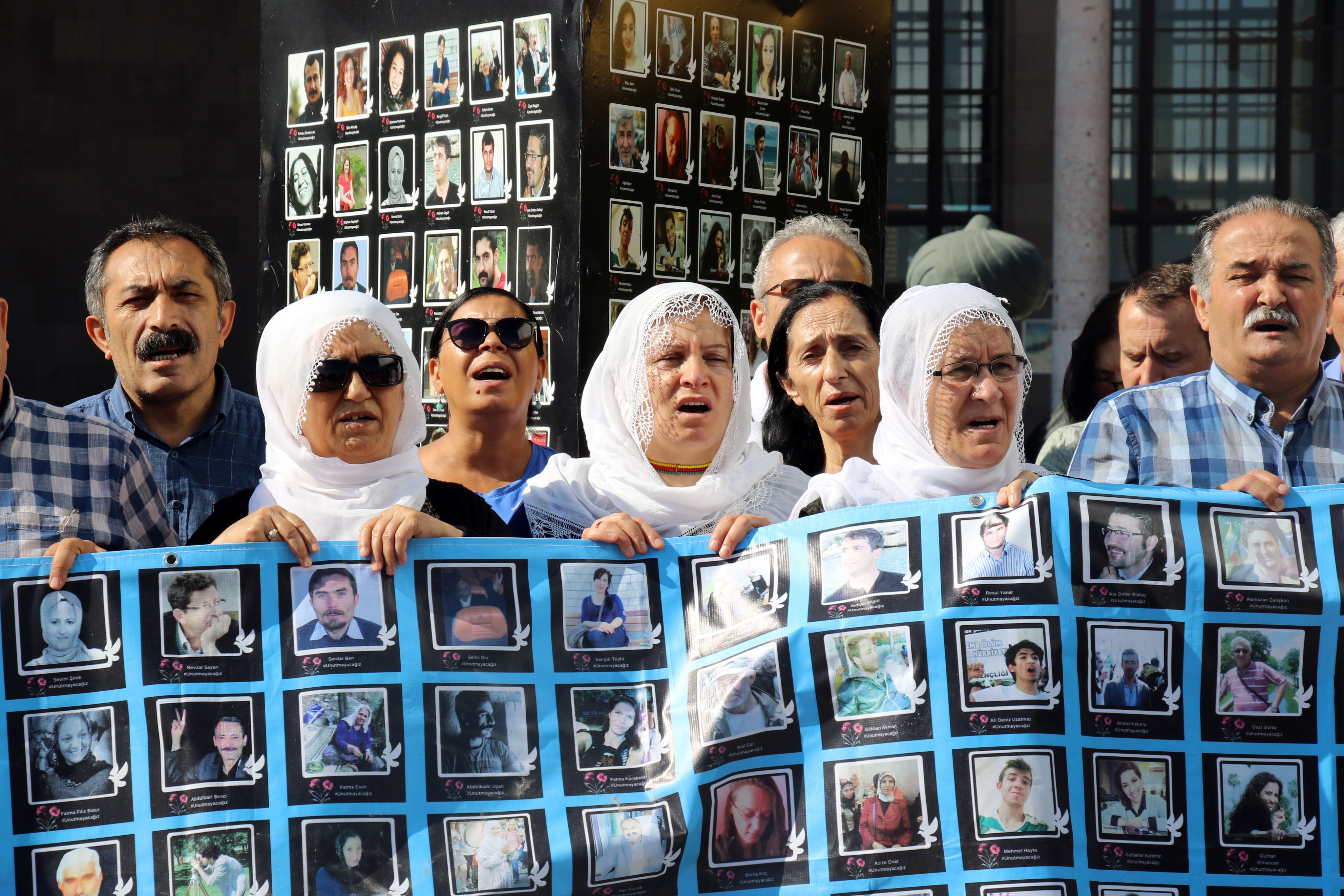 Ankara Garı Katliamı'nın üzerinden 47 ay geçti: "Ölenler için hâlâ anıt yapılmadı, gerekirse kendimiz yapacağız"