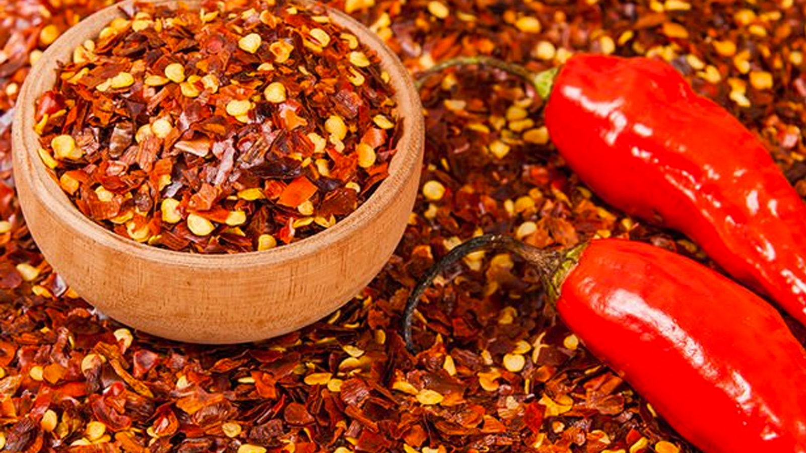 16. Pul biber 282 kalori (100 g) Besin puanı: 63 A, C, E vitaminleri, fenolik bileşikler ve karotenoidler bakımından zengindir.