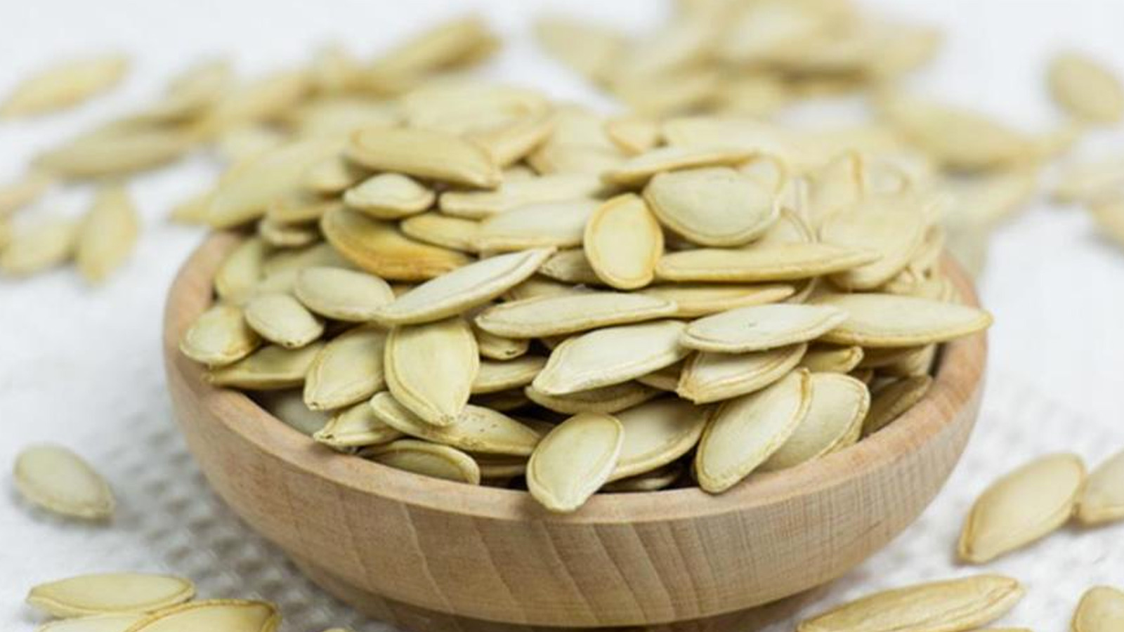 3. Kabak çekirdeği 559 kalori (100 g) Besin puanı: 84 En önemli bitki kökenli demir ve manganez kaynaklarından biridir.