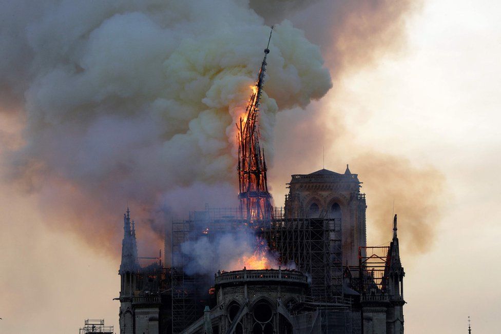 Paris'teki Notre Dame Katedrali 15 Nisan'da büyük oranda yandı. Restorasyonun 5 yıl içinde bitmesi planlanıyor.