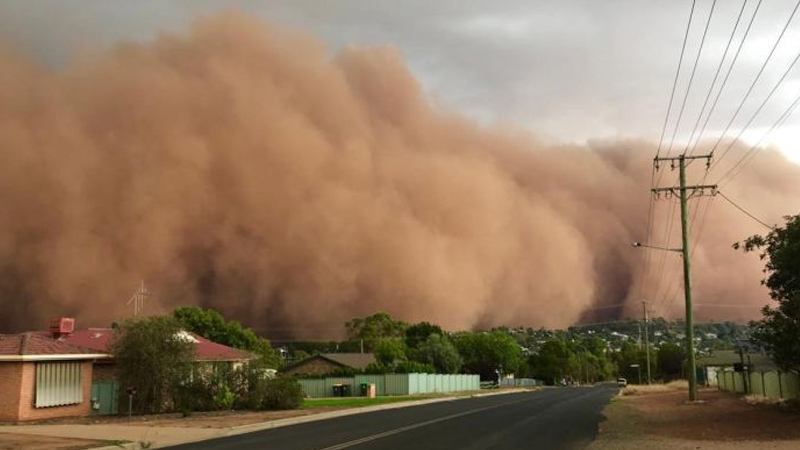 Avustralya'yı yangınların ardından toz fırtınası, dolu ve sel vurdu ile ilgili görsel sonucu