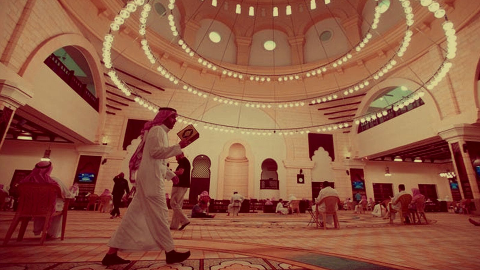 Начало рамадана в саудовской аравии. Масджид АН-Набави Медина Саудовская Аравия. Аль-кабир мечеть Кувейт. Арабистан Медина. Мечеть арабская Сауди.