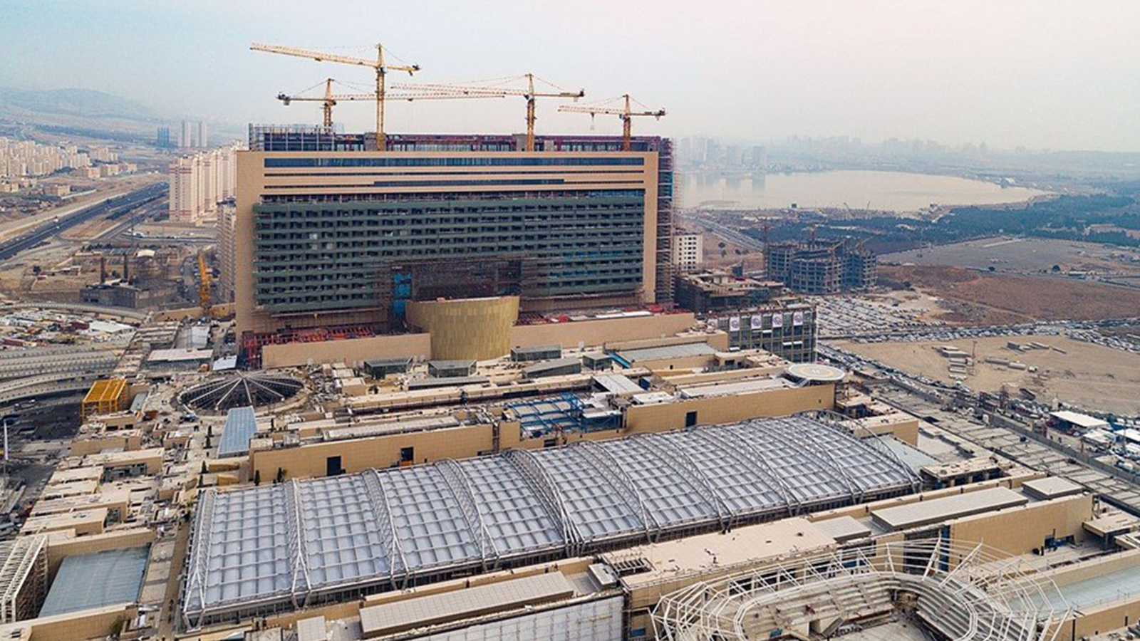 Центр ирана 5 букв. Iran Mall торговый центр в Тегеране. Иран Молл торговый центр. Самый большой ТЦ В Иране. Иран Молл схема.