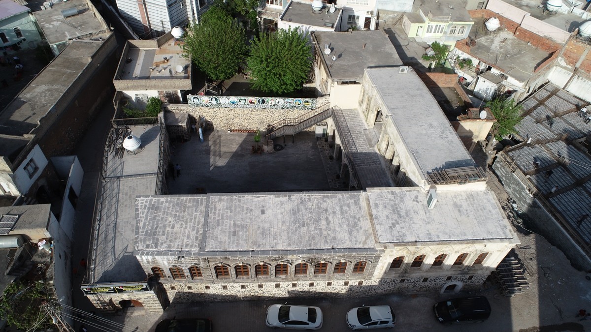 Cizre Belediyesi, kentsel sit alanı içindeki tarihi evi satın alarak kamulaştırdı