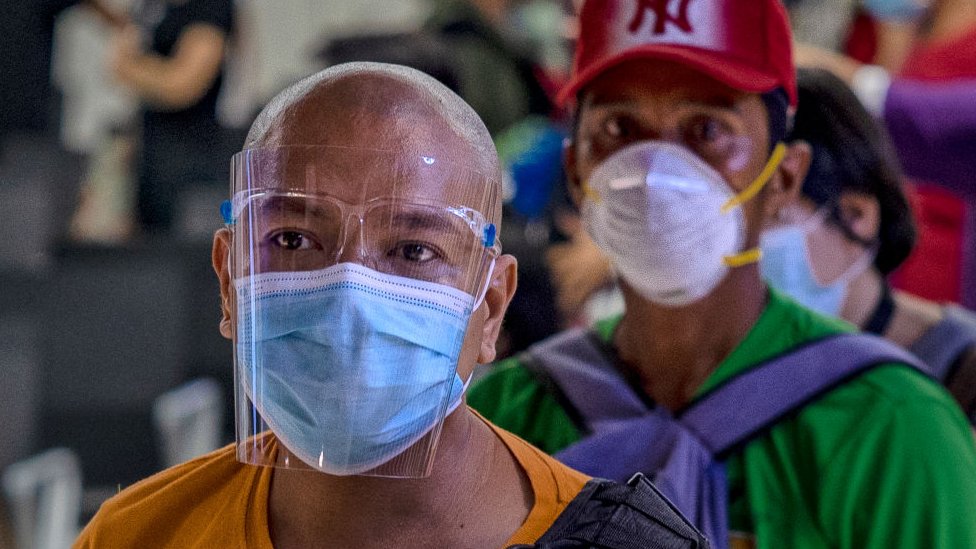 Filipinler'de ikinci dalga endişesiyle on milyonlarca kişiye yeniden sokağa çıkma