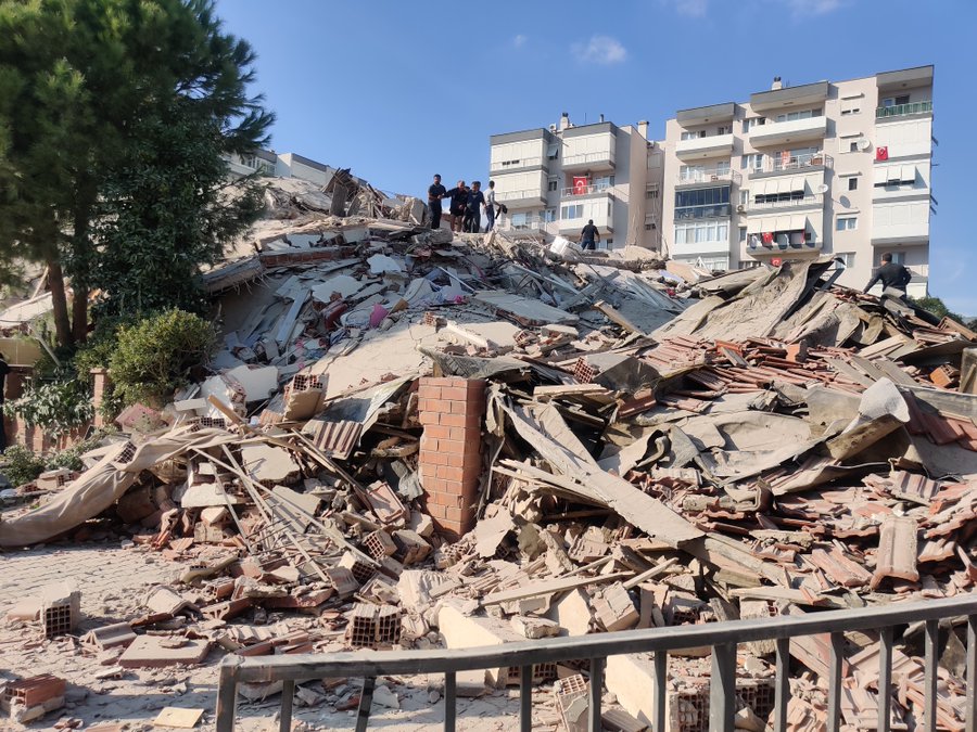 İzmir depreminden ilk görüntüler