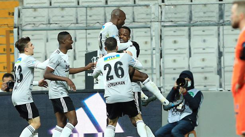 Beşiktaş, 10 kişi kalan Başakşehir'e acımadı: 3-2