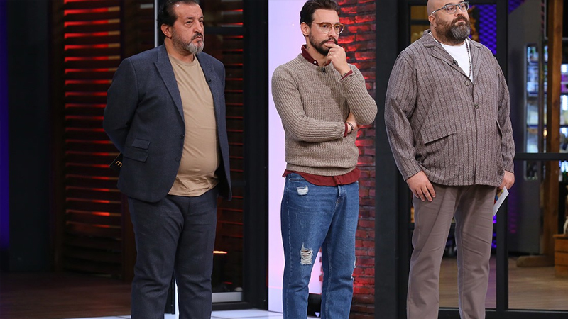 Haftanın son takım oyununda takımlar sushi çeşitleri yaparak yarıştı. Elemeye kalan isimlerin yarışmasının ardından ise MasterChef 2020’ye veda eden isim belli oldu.