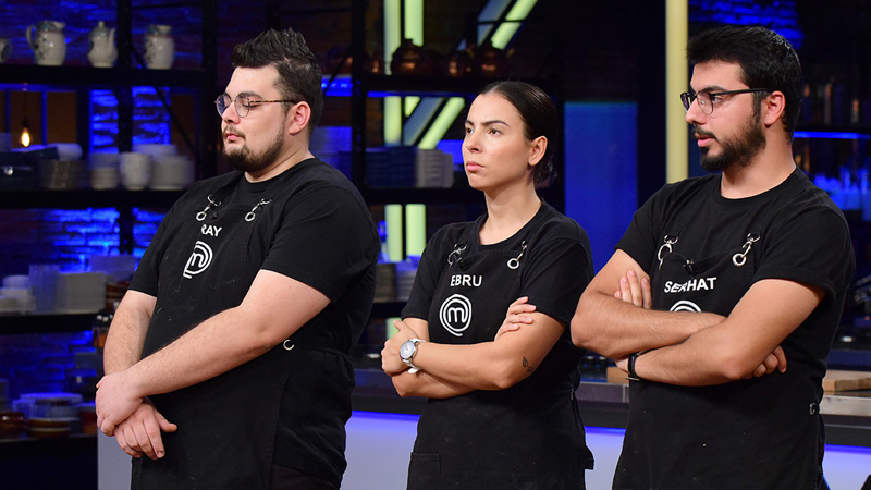 MasterChef Türkiye'de 16. haftanın eleme adayları Ebru, Serhat ve Eray tezgah başına geçti.