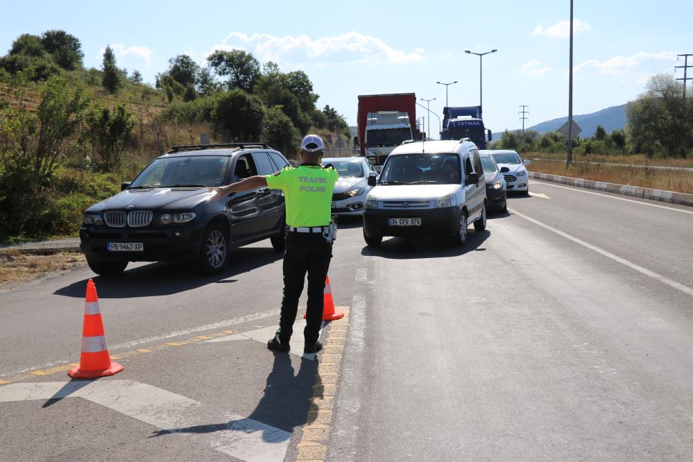 TEM’in Ankara tarafı yol çalışması sebebiyle trafiğe kapatıldı