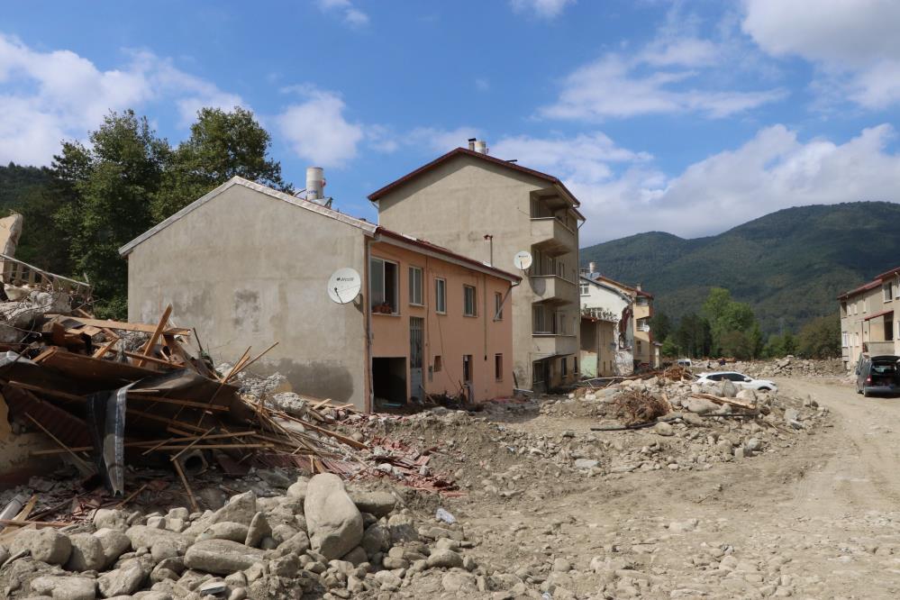 Sel felaketinin yaşandığı Sinop'ta konutu yıkıldı, 3 yıl daha kredisini ödeyecek