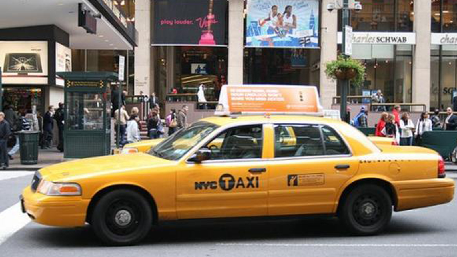 Иви такси. Нью Йорк такси Юбер. Такси Нью-Йорка. Нью Йоркское такси. Такси американская версия.