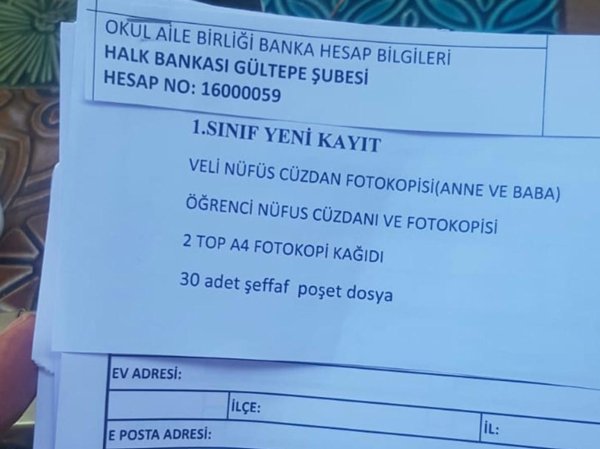 Barış Yarkadaş: ‘Yetkisiz bakan’ Mahmut Özer’e bağlı okullar, Ankara’dan gelen talimat üzerine ailelere “İhtiyaç Listesi” ismi altında verdikleri notlara İBAN da ekledi