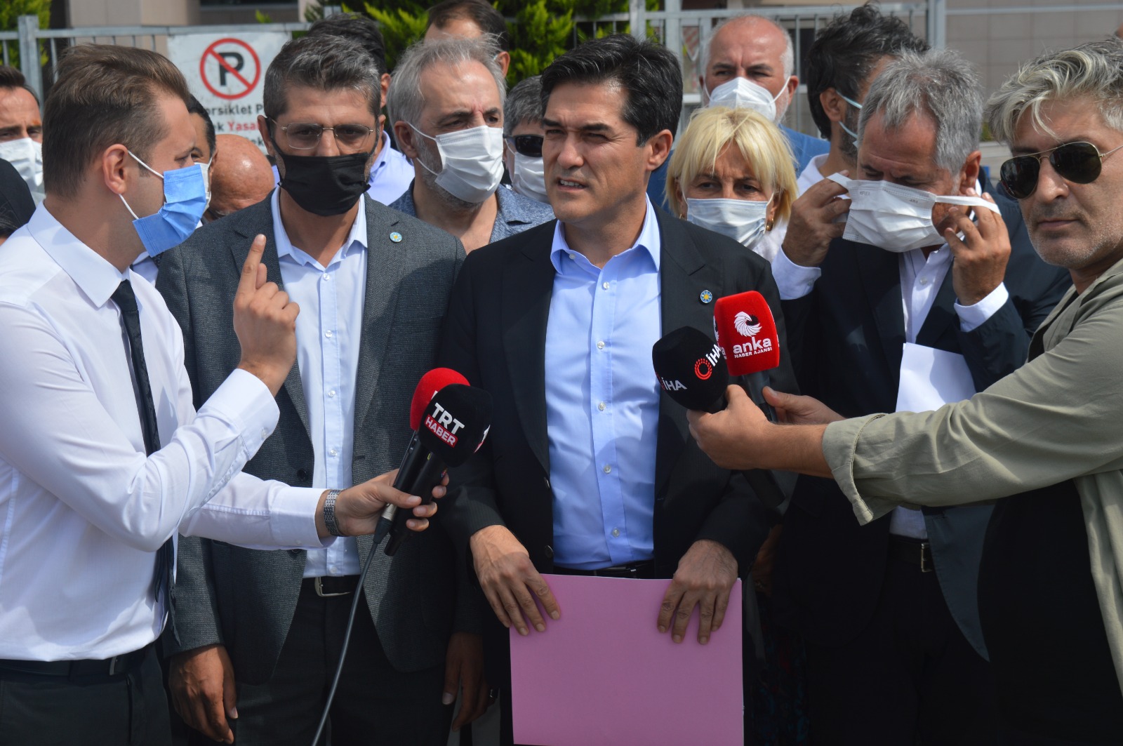 Düzgün Partililerden AKP'li Cahit Özkan hakkında cürüm duyurusu: Bunlara pabuç bırakacak değiliz