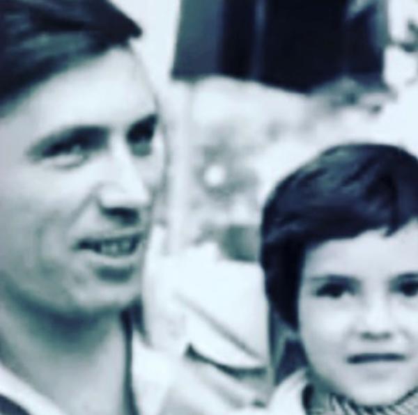 Yeşim Salkım'ın babası Koronavirüs nedeniyle hayatını kaybetti