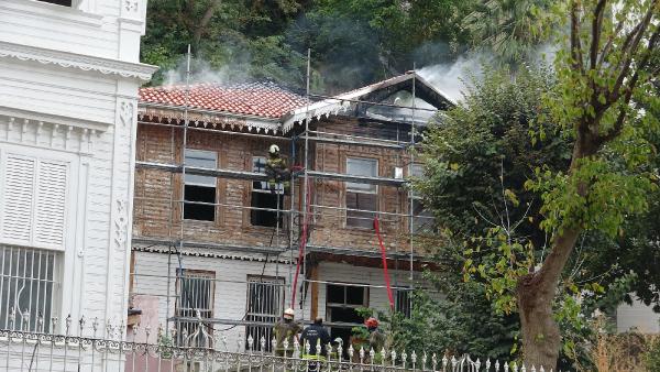 Bursa'da tarihi Ormancılık Müzesi'nin çatısında yangın
