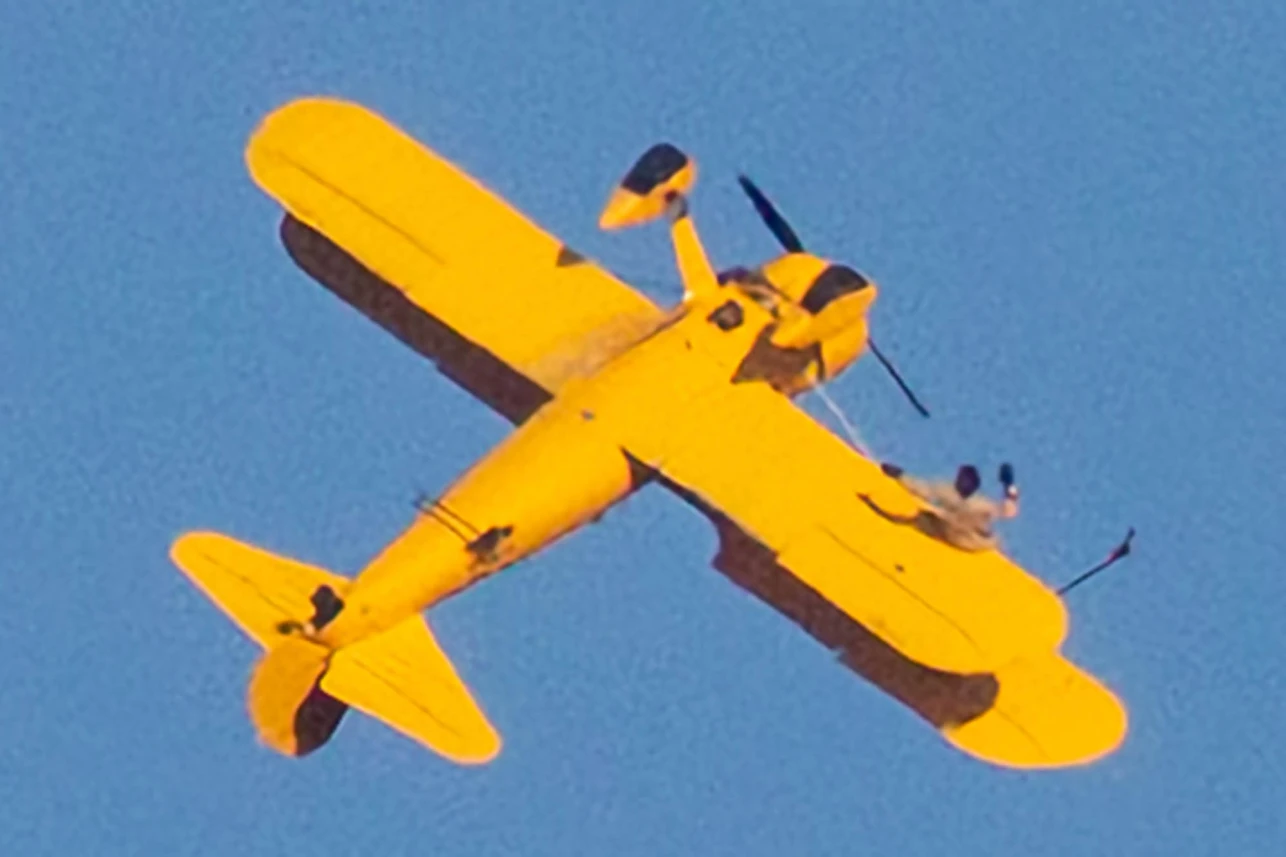 Page Six’in Görevimiz Tehlike 8 çekimlerinden aldığı fotoğraflarda, 59 yaşındaki oyuncu Tom Cruise’un bir küçük uçağın kanadına asılı olduğu görüdü.