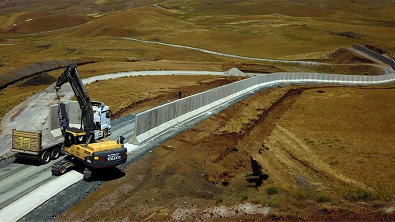 suriye ve irak sınırına örülecek duvarın ihalesi 61 milyon tl ye akp li