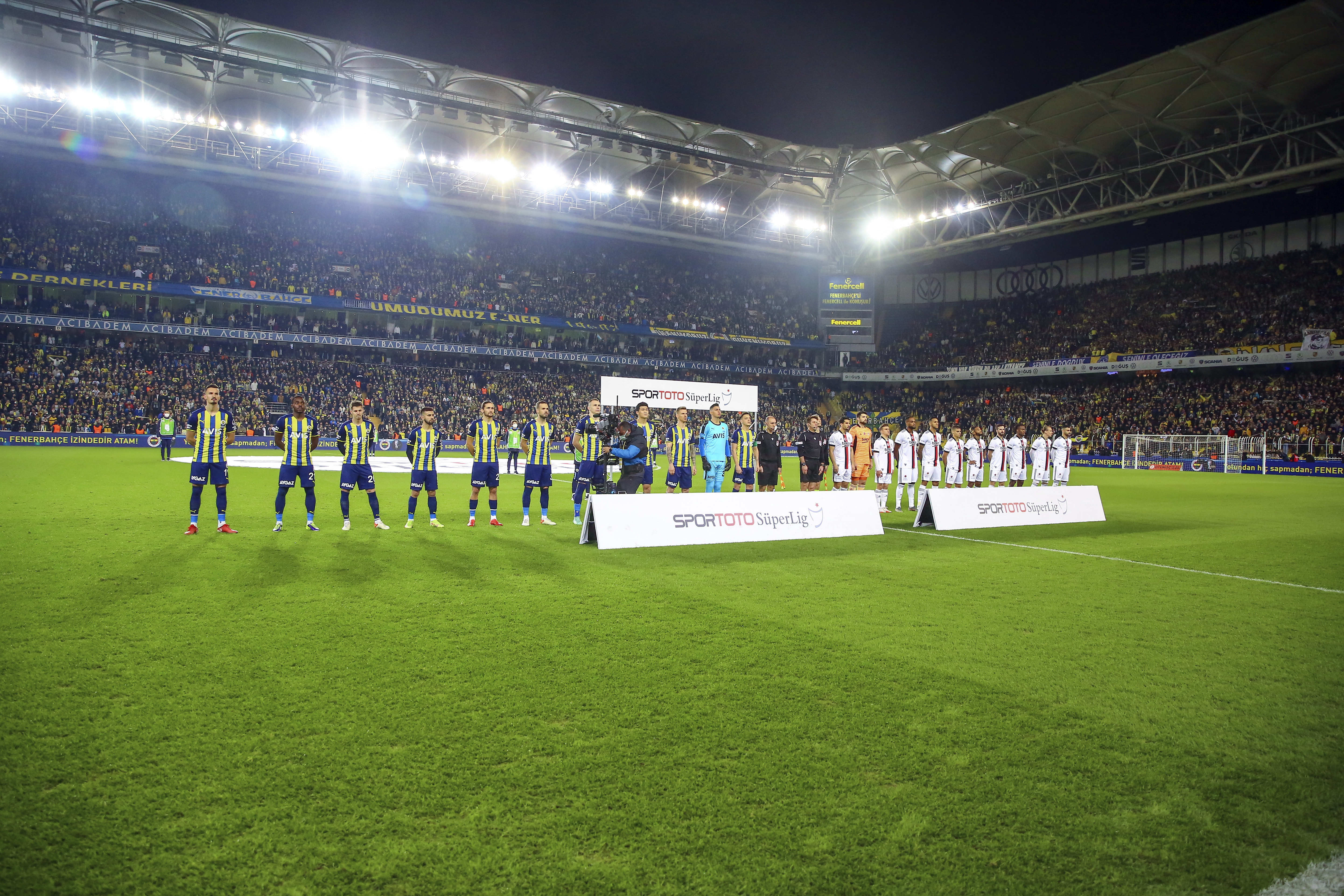 Fenerbahçe-Beşiktaş maçından kareler