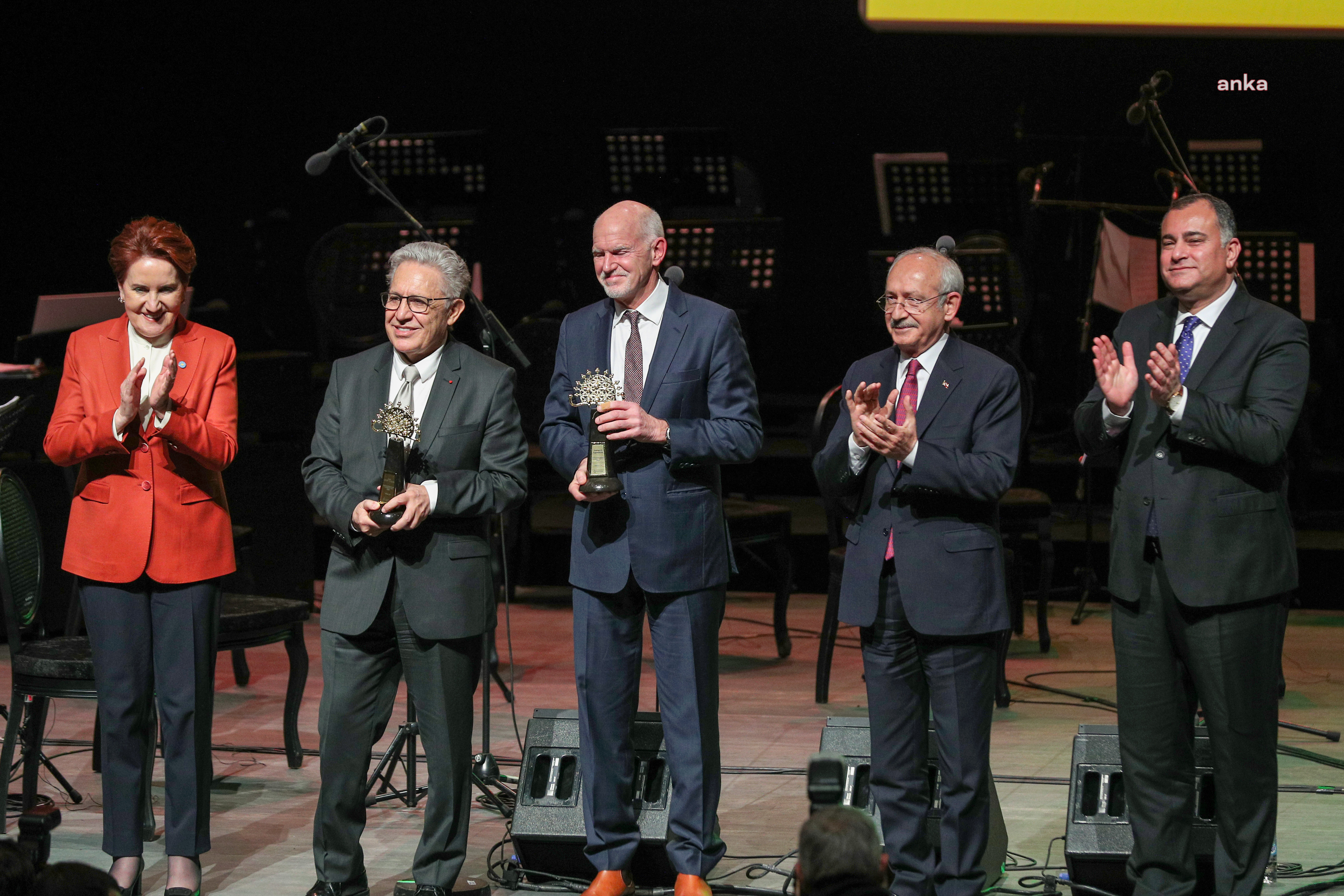 Ο Kılıçdaroğlu και η Akşener παρευρέθηκαν στην Τελετή του Διεθνούς Βραβείου Φιλίας και Ειρήνης Çankaya