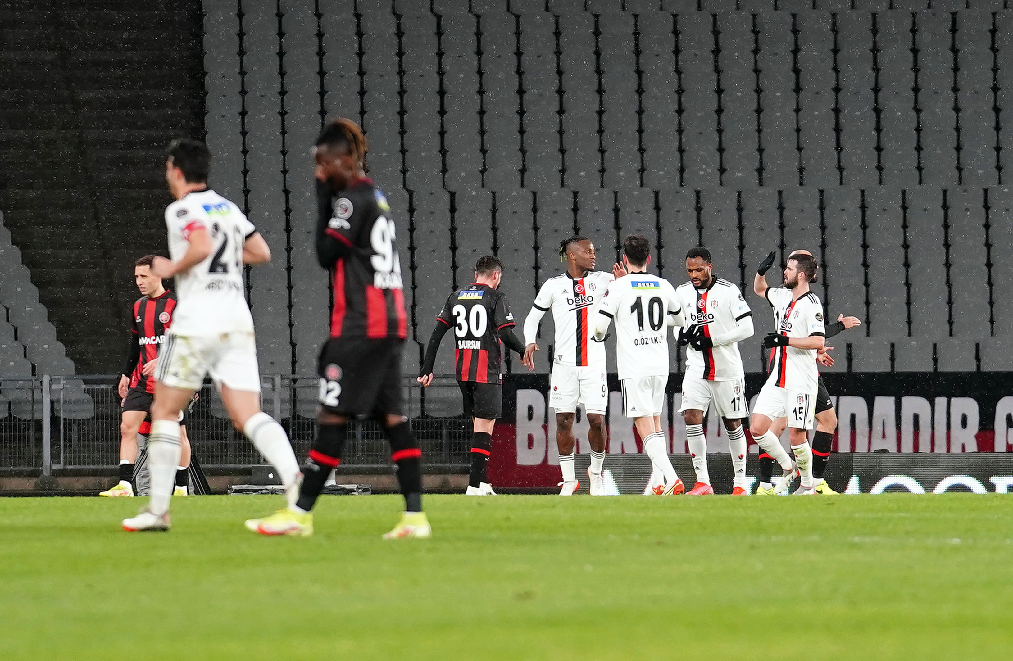 Fatih Karagümrük-Beşiktaş maçından kareler