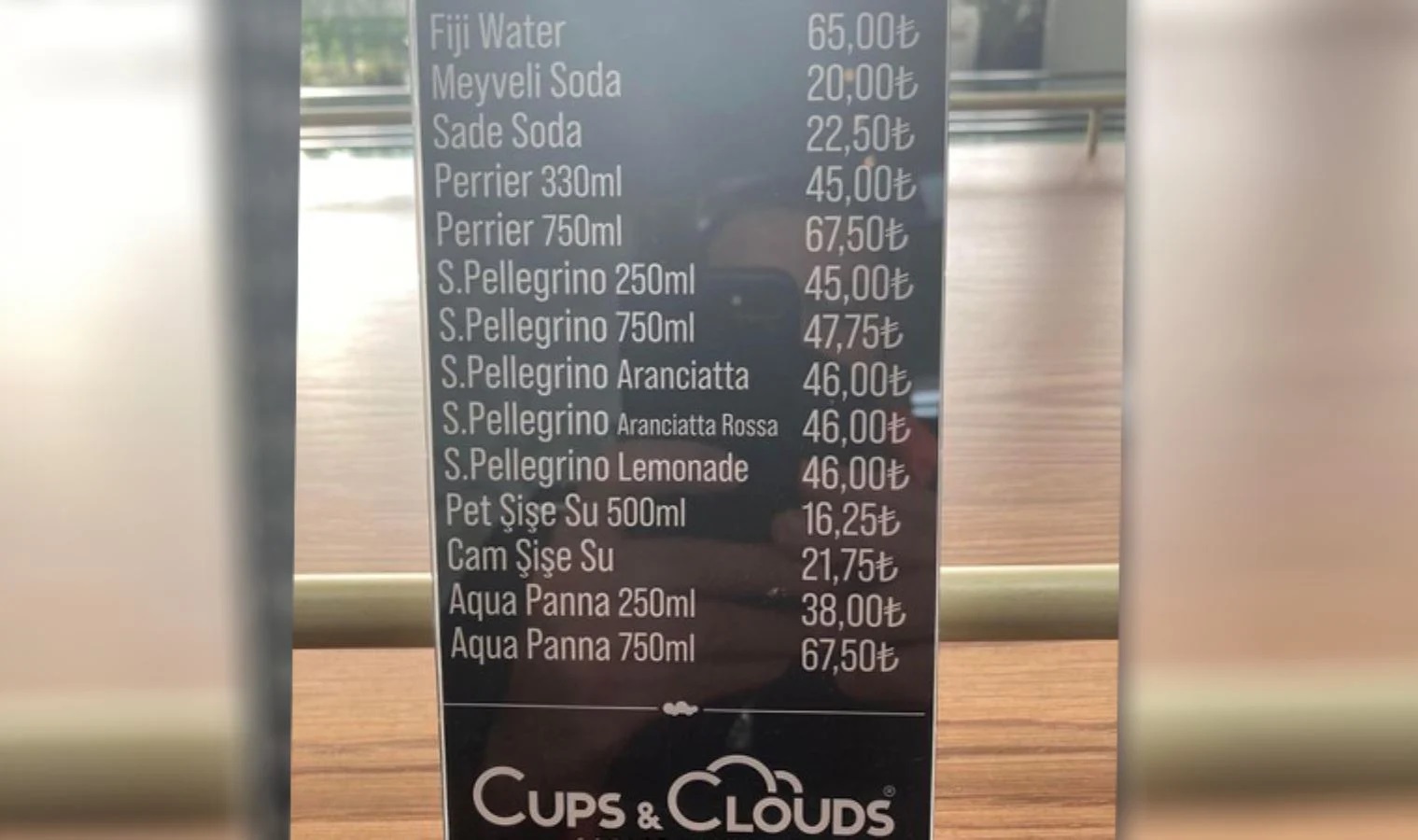 İstanbul Havalimanı'ndaki yiyecek-içecek fiyatları isyan ettirdi