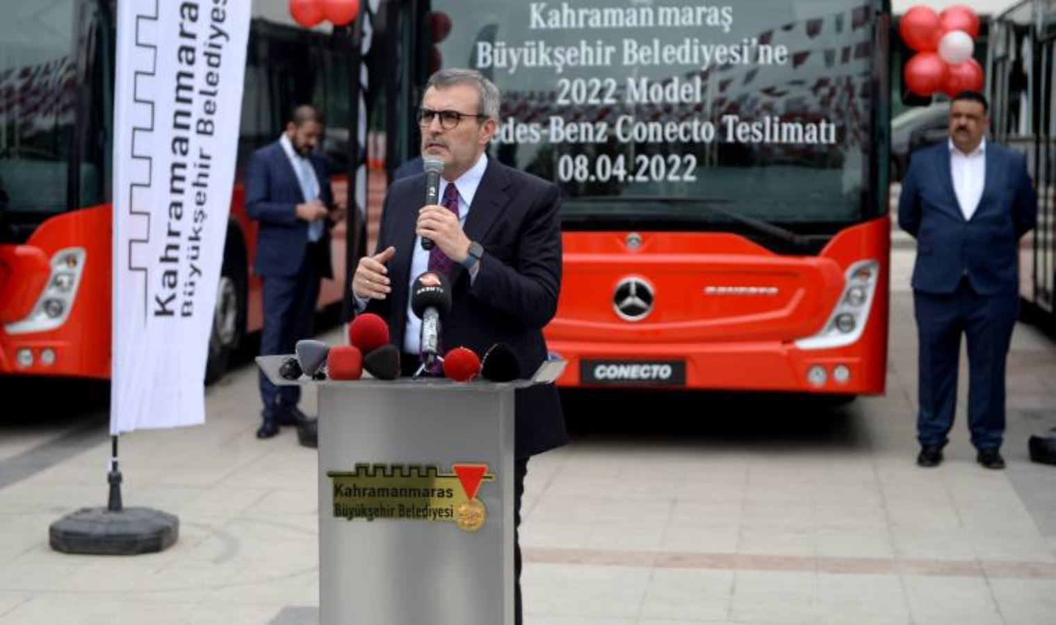 CHP'li Öztunç açıkladı: Kahramanmaraş Büyükşehir Belediyesi, eski otobüsleri boyayıp, tekrar hizmete soktu