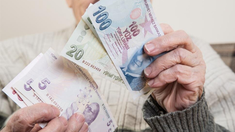 Emekliler Derneği, bayram ikramiyesinin 5 bin 500 liraya çıkarılmasını istiyor