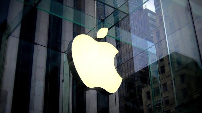 Apple, çantasını aradığı çalışanlarına 30 milyon dolar tazminat ödeyecek