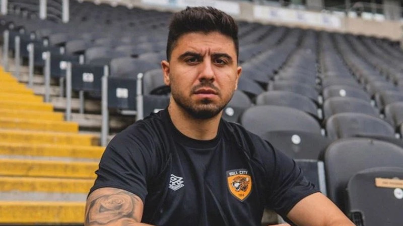 Gidenler: Kim Min-jae (Napoli), Allahyar Sayyadmanesh, Ozan Tufan (Hull City), Marcel Tisserand (El-İttifak), Muhammed Gümüşkaya (Westerlo), Mergim Berisha (Augsburg-kiralık), Arda Kurtulan (Adana Demirspor), Berke Özer (Portimonense-Bedelsiz), Steven Caulker (Fatih Karagümrük-bedelsiz), Mesut Özil (Medipol Başakşehir-bedelsiz), Luiz Gustavo (El-Nassr-bedelsiz), Max Meyer (Luzern-bedelsiz), Jose Sosa (Estudiantes-Bedelsiz), Dimitris Pelkas (Hull-City-kiralık), Mbwana Samatta (Genk-Kiralık), Tiago Çukur (FCV Dender-kiralık) 