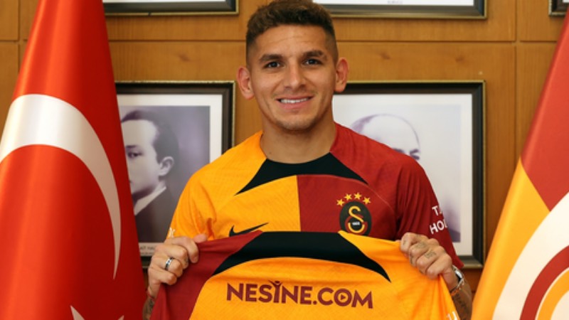 Galatasaray  Gelenler: Dries Mertens (Napoli), Lucas Torreira (Arsenal), Sergio Oliveira (Porto), Haris Seferovic (Benfica-Kiralık), Fredrik Midtsjö (AZ Alkmaar), Leo Dubois (Olimpik Lyon), Abdülkerim Bardakcı (Konyaspor), Kazımcan Karataş (Altay), Mauro Icardi (PSG-kiralık), Yusuf Demir (Rapid Wien), Juan Mata (Manchester United-serbest), Mathias Ross (Aalborg), Milot Rashica (Norwich-kiralık) 