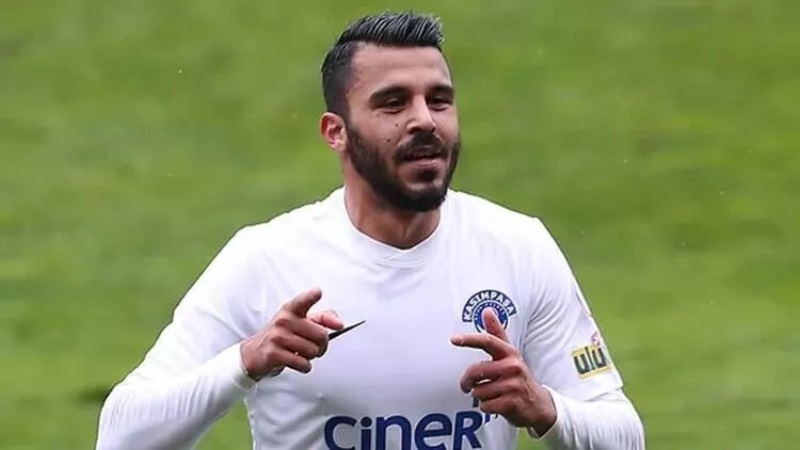 Kasımpaşa  Gelenler: Stephane Bahoken (Angers), Aytaç Kara (Galatasaray), Raoul Petretta (Basel), Yunus Mallı (Trabzonspor), Selim Dilli (Artvin Hopaspor), Daniel Graovac (Cluj), Erdem Çetinkaya (Ankaraspor), Oğuzhan Yılmaz (Ankaraspor), Ali Demirel (Bochum), Bersant Celina (Dijon), Turgay Gemicibaşı (Klagenfurt/Kiralık), Sadık Çiftpınar, Recep Yemişçi (Ankaraspor-kiralık), Mickael Tirpan (Fortuna Sittard), Fode Koita (Trabzonspor-kiralık)