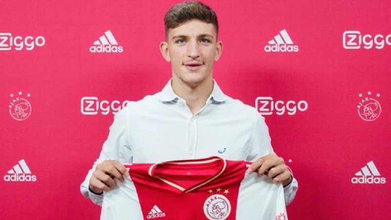 Gidenler: Ahmetcan Kaplan (Ajax), Andreas Cornelius (Kopenhag), Berat Özdemir (El İttifak), Erce Kardeşler (Atakaş Hatayspor), Flavio (Taawon), Enis Destan (Warta Poznan), Anthony Nwakaeme (serbest), Tymoteusz Puchacz (serbest), Murat Cem Akpınar (Giresunspor-kiralık), Fousseni Diabate (Partizan), Abdulkadir Parmak (Gaziantep FK-kiralık), Gervinho (sözleşme fesih), Batuhan Kör (Manisa), Yunus Mallı (Kasımpaşa), Abdurrahim Dursun (Adana Demirspor), Faruk Can Genç (Giresunspor-kiralık), Sefa Kınalı (Altınordu), Hakan Yeşil (Adanaspor), İsmail Köybaşı (Göztepe), Koray Kılıç (Bodrumspor), Arda Akbulut (Bandırmaspor), Salih Kavrazlı (Adana Demirspor), Jean Evrard Kouassi (VavaCars Fatih Karagümrük-kiralık), Fode Koita (Kasımpaşa-kiralık) 