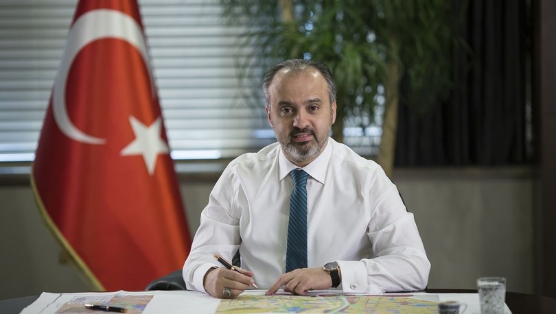 Üçüncü sırada ise yüzde 50,4 ile Bursa Büyükşehir Belediye Başkanı Alinur Aktaş yer aldı.