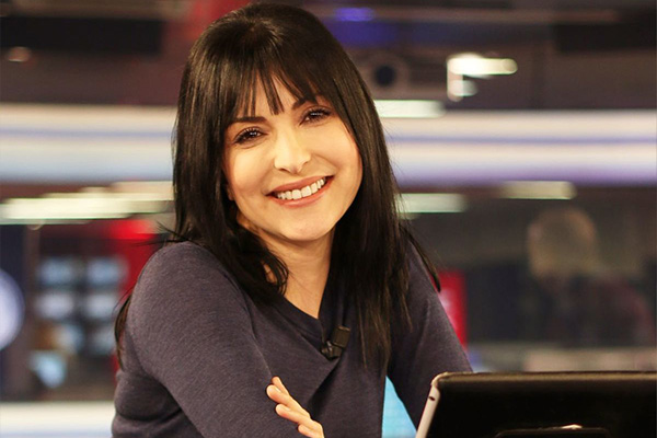 O LİSTEDE OLMAK İSTEMİYORUM |  Gazeteci ve yazar Aslı Şafak da adaylıktan çekilme kararı verdiğini sosyal medyada yaptığı açıklama ile duyurdu.  Şafak, yaptığı açıklamada, "Altın Kelebek adayları açıklandı. Kadın sunucular arasındaymışım. Aslında ekrandan burnu görünenler bile listeye alınmış. Geçen yıl yaşam boyu onur ödülü, yaşamını kadın döverek geçiren İbrahim Tatlıses’e verilmişti. O listede olmak istemiyorum. Selametle" ifadelerini kullandı.