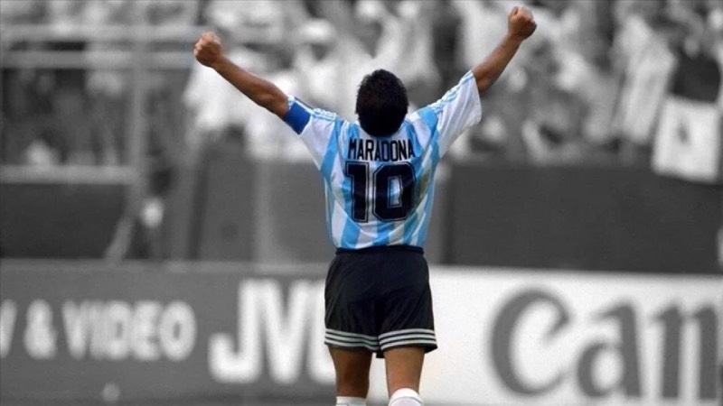 Maradona'nın "Tanrı'nın eli" topu, müzayedeye çıkıyor