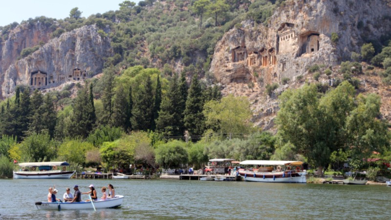 Çandır Ekoturizm Alanı (Muğla)  Muğla Köyceğiz’de yer alan Çandır Ekoturizm Alanı’nda 35 bin 466 metre yürüyüş yolu ve 54 bin 642 metre uzunluğunda bisiklet yolu yer alıyor. Yöre halkının halen günlük yaşamını sürdürdüğü Çandır’a gelen ziyaretçiler balıkçılık, fotoğrafçılık, yüzme ve doğa sporları gibi pek çok aktivite gerçekleştirebiliyor.