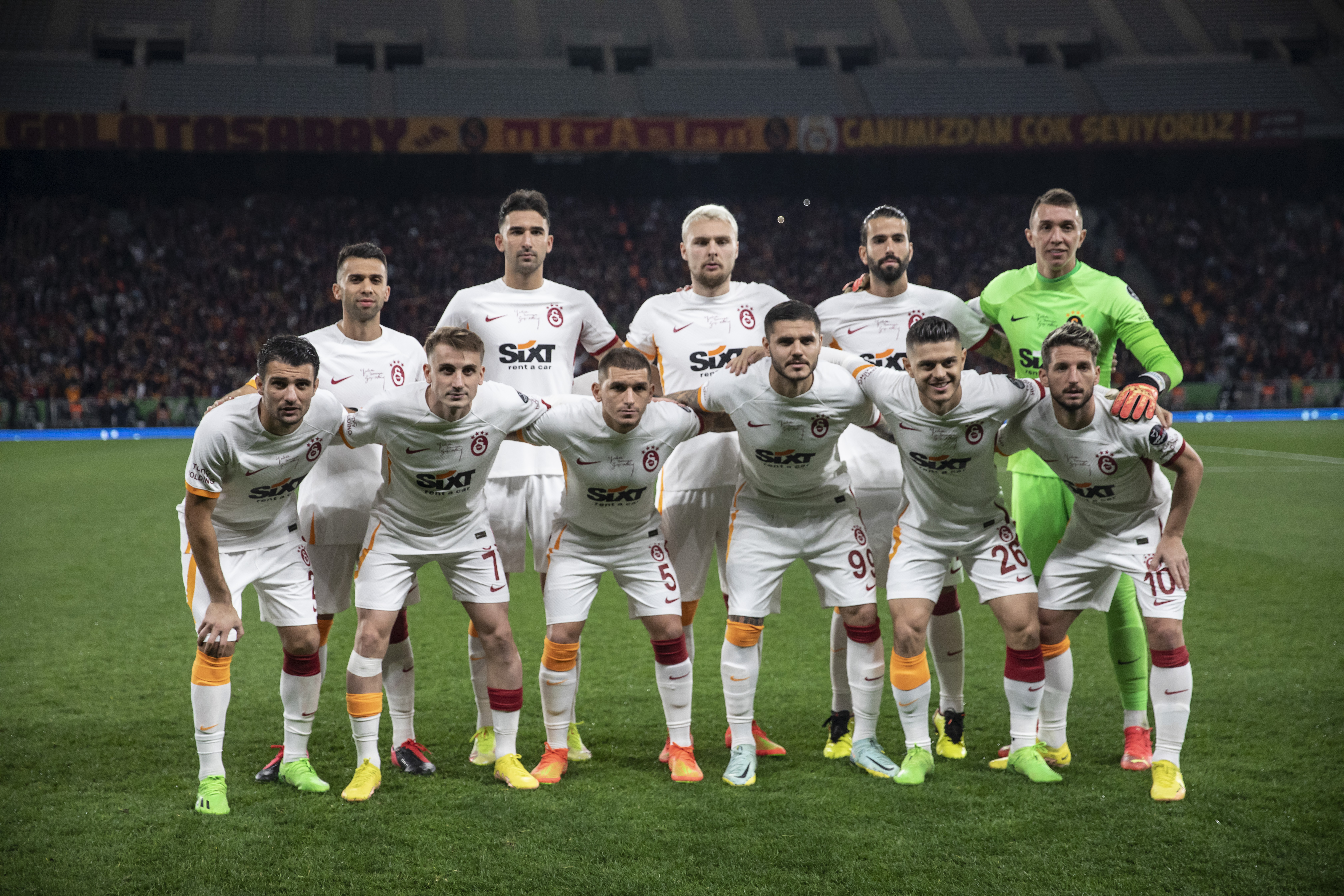 Beşiktaş'ın Galatasaray derbisi ilk 11'i belli oldu! - Orta Çizgi - Beşiktaş  Haberleri