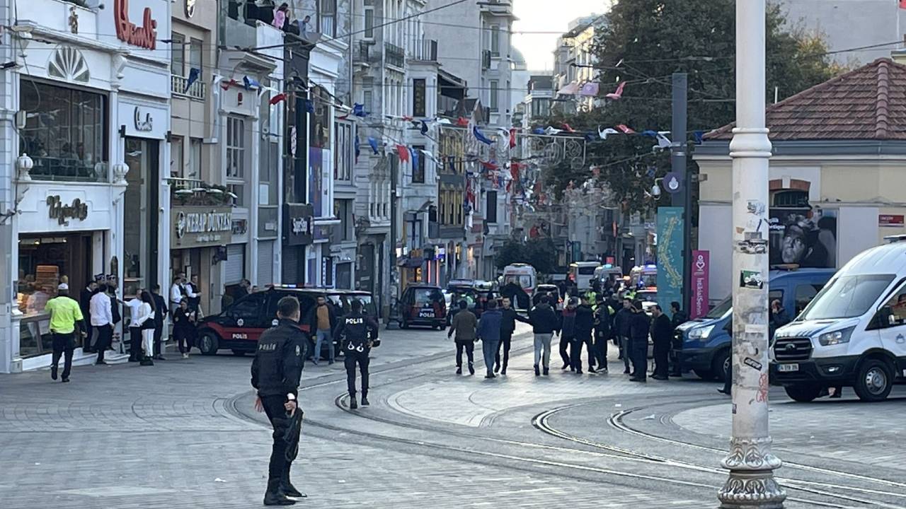 Bombalı saldırının ardından kapatılan İstiklal Caddesi, yeniden yaya trafiğine açıldı