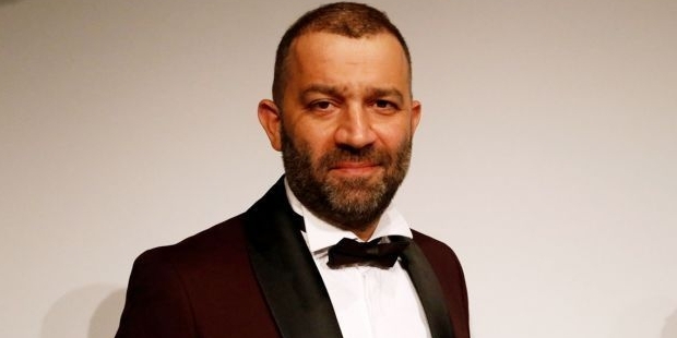 "Ben Mesut ile konuştum. Biraz agresif birisi biliyorsunuz, çok laftan anlamıyor. Kesinlikle dönmem dedi. Vallahi ikna edemedim yani, keşke ikna olsa ama... Emekliye ayrılmak konusunda çok ısrar ediyor, çok yorulmuş."