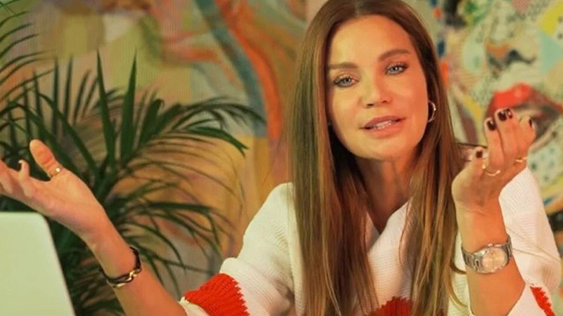 EBRU ŞALLI: MAKYAJSIZ GÜZEL DEĞİLİZ
