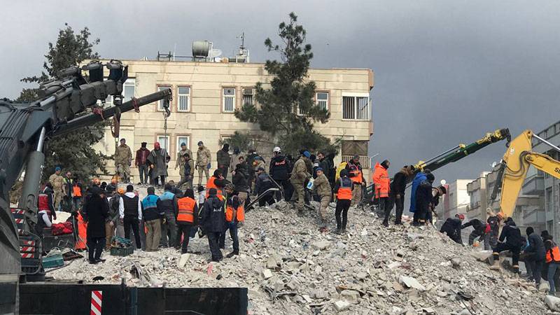 AKP'li Külünk: Deprem bölgesinde AFAD, Kızılay, UMKE ve enkaz kaldırma ve kurtarma çalışması yapanlar dışında kimse kalmamalı