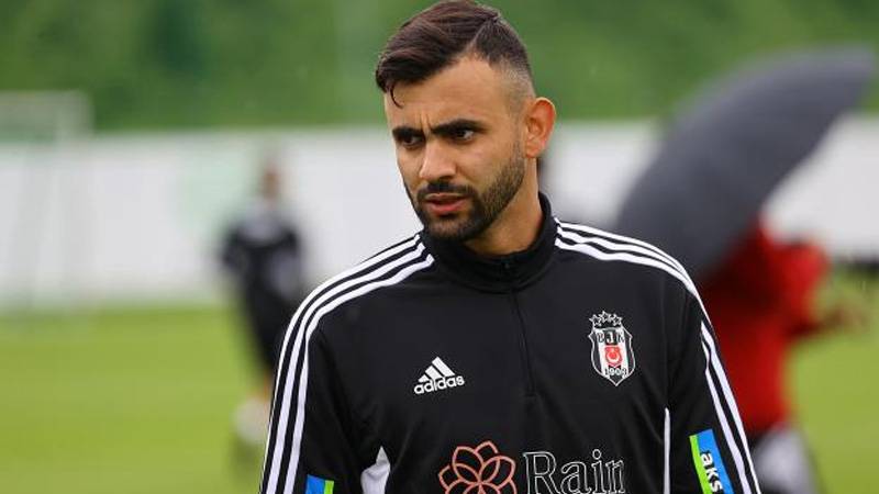 Rachid Ghezzal'dan Beşiktaş'a kötü haber